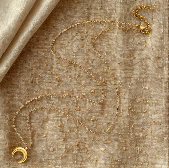 Minimalist Crescent Moon Pendant Necklace